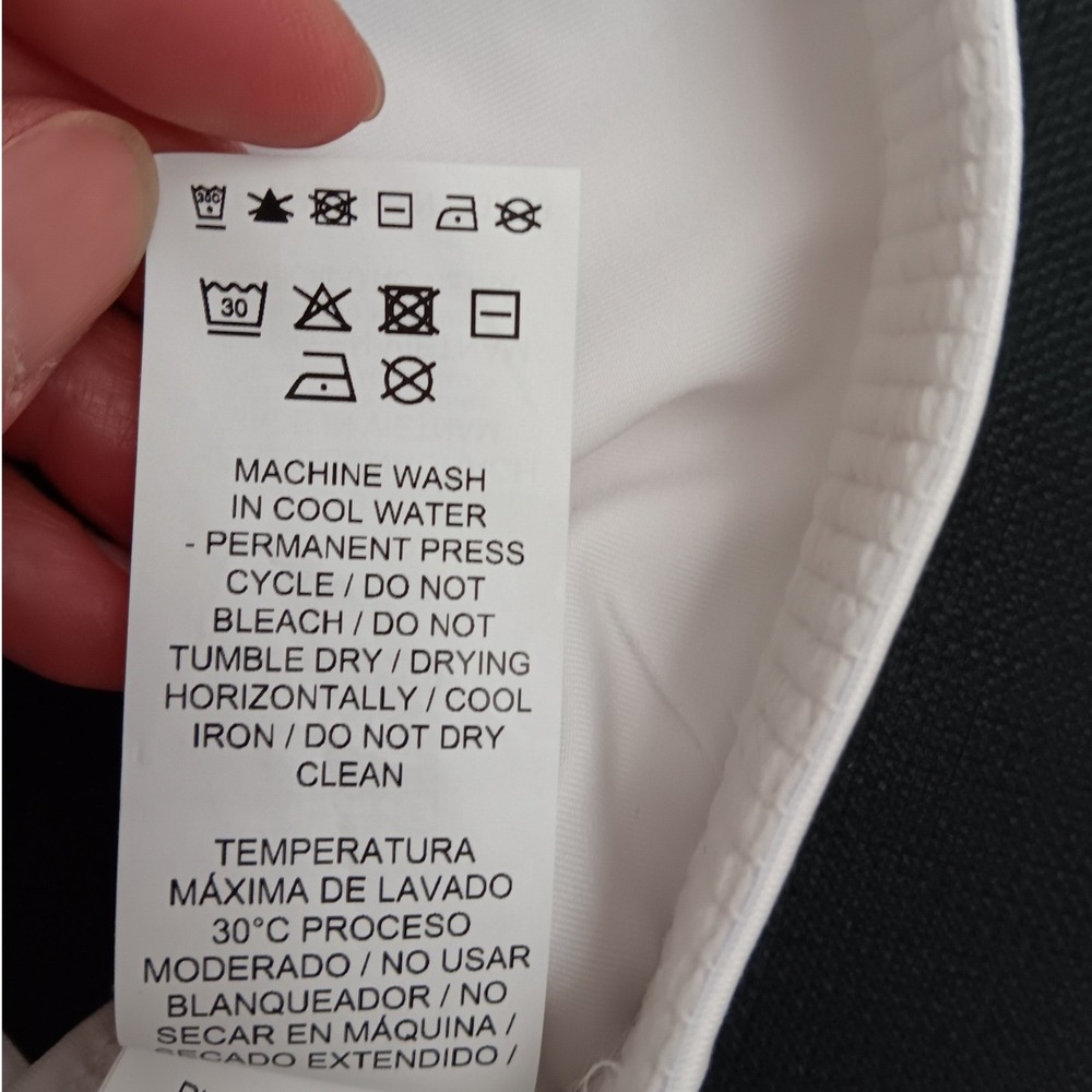 Puma Mid Impact 4Keeps Sports Bra White Black XS 521435 52 NWT X Small Workout - Picture 15 of 16